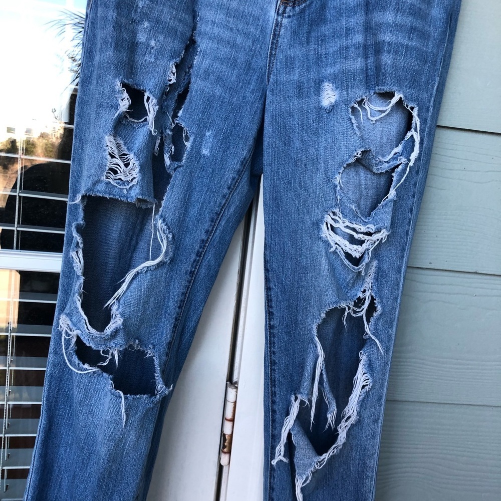 Forever 21 Distressed Jeans Ripped Holes Blue High Waisted Rise 28 - Picture 2 of 8